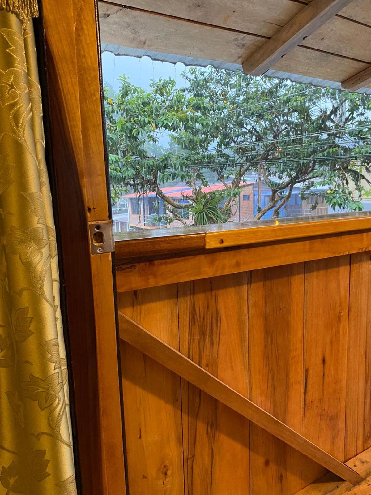 Guayabo Hostal Mindo Bagian luar foto