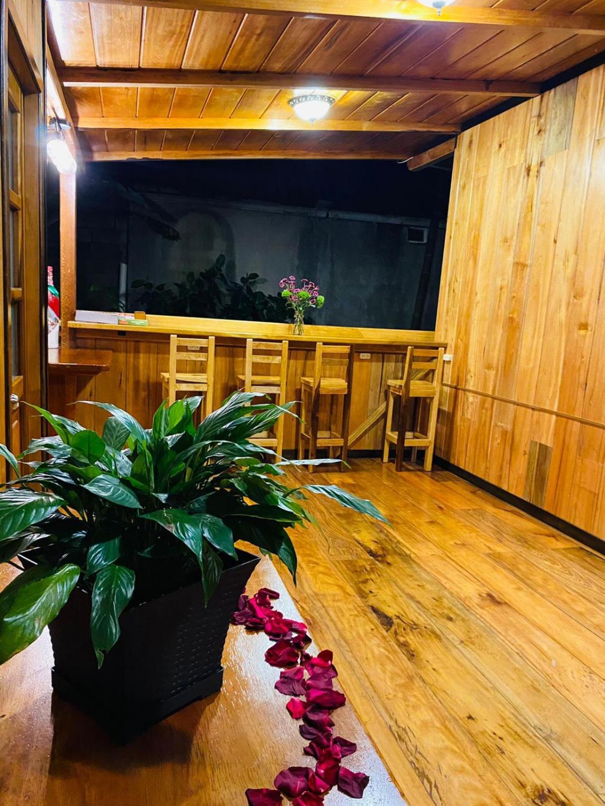 Guayabo Hostal Mindo Bagian luar foto
