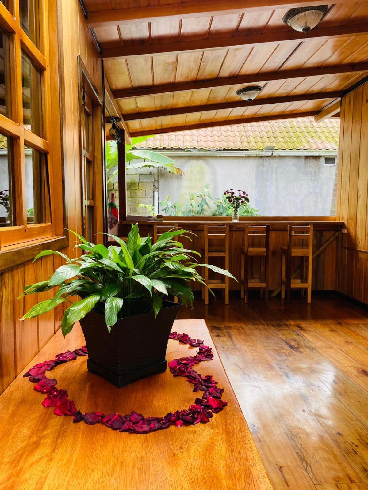 Guayabo Hostal Mindo Bagian luar foto