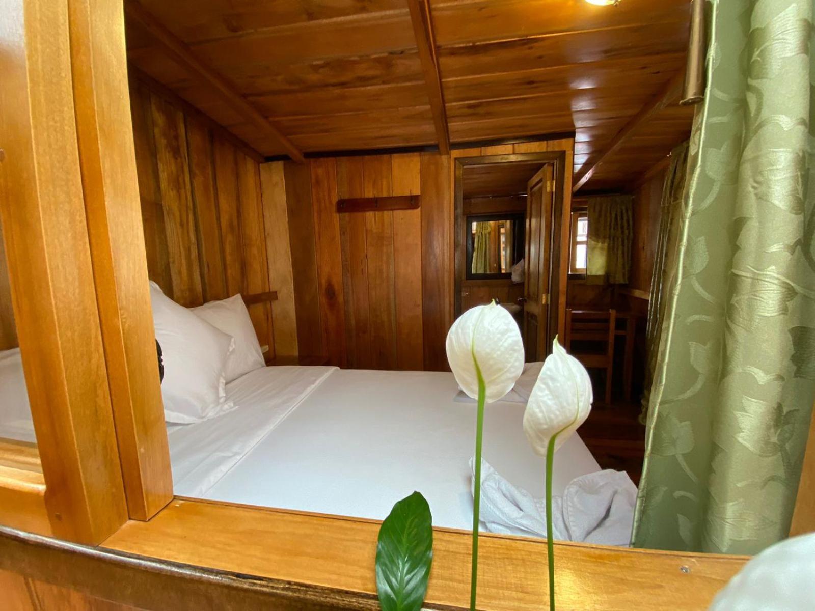 Guayabo Hostal Mindo Ruang foto