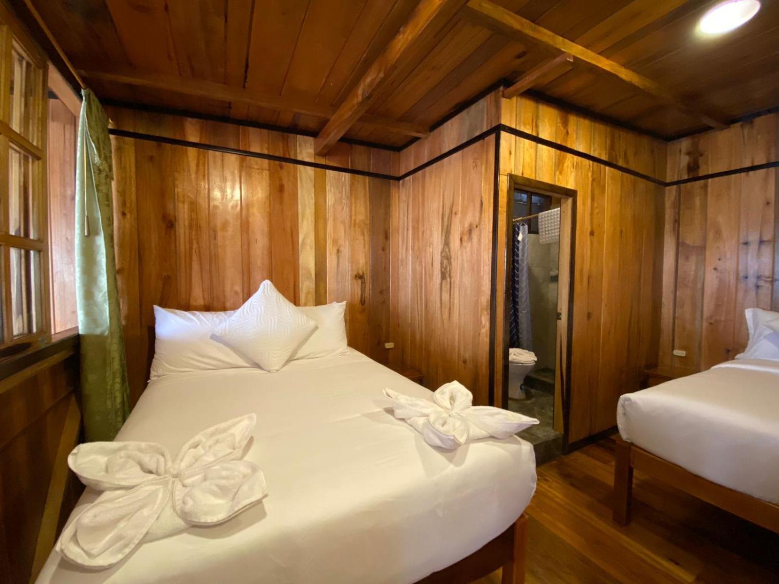 Guayabo Hostal Mindo Ruang foto